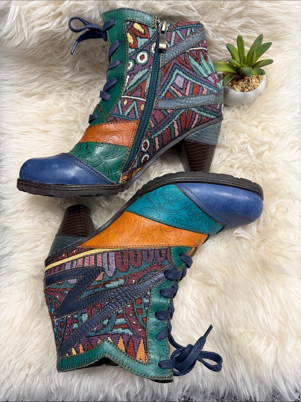 Socofy BOHEMIAN BROCADE EUR 37 BOOTS 2.5” Heels Side Zip &LaceUp EUC